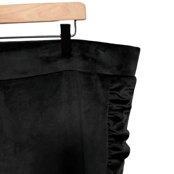 Torrid Full Length Signature Waist Ruched Velour Side Legging - Picture 6 of 9